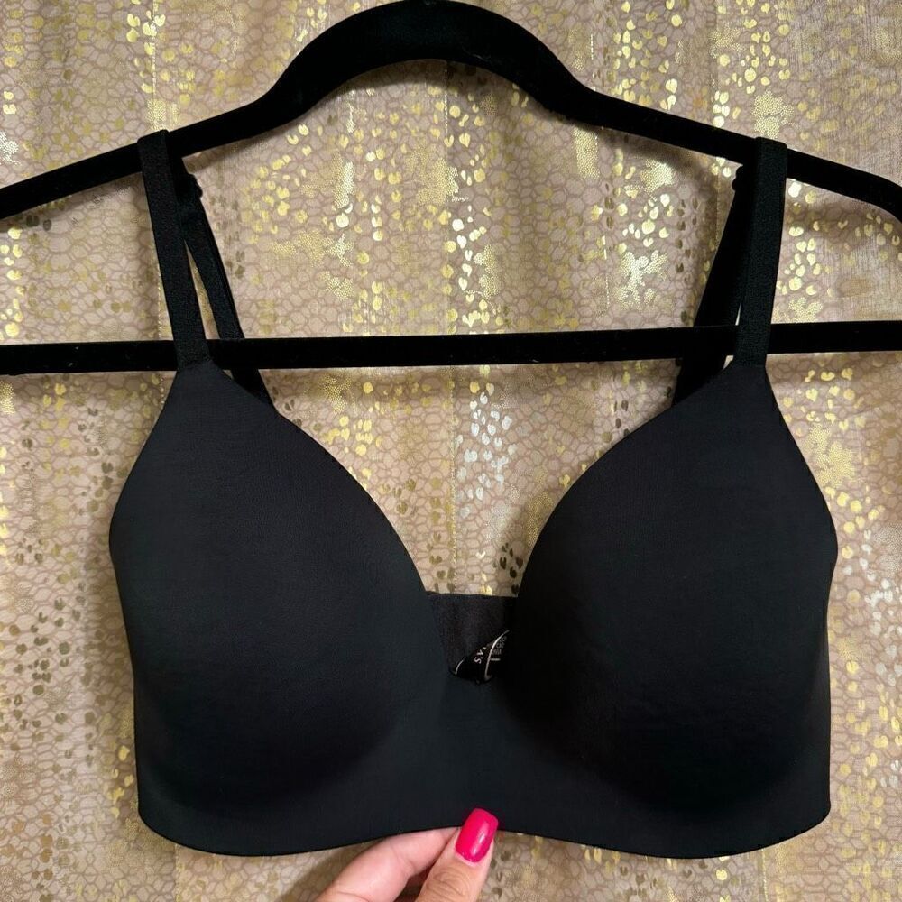 Victorias Secret Black Lightly Lined Wireless Smooth Bra 32DD